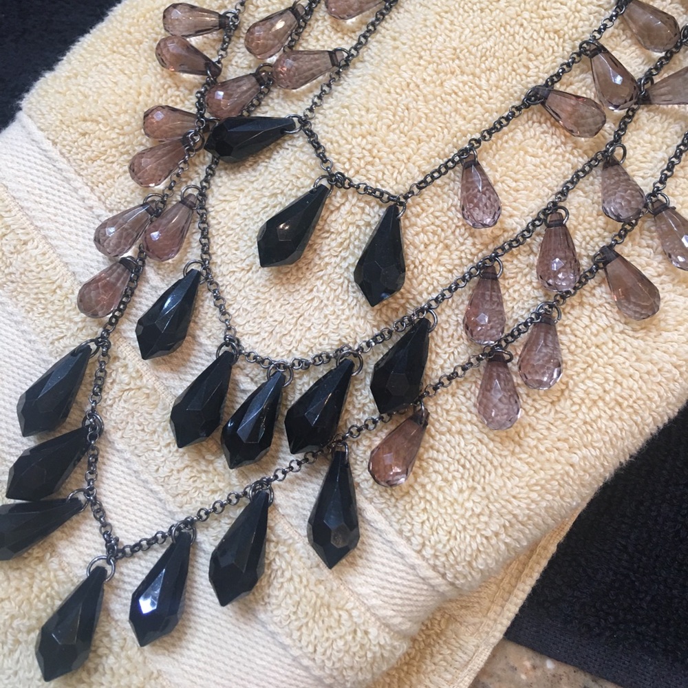 Black & tan statement necklace